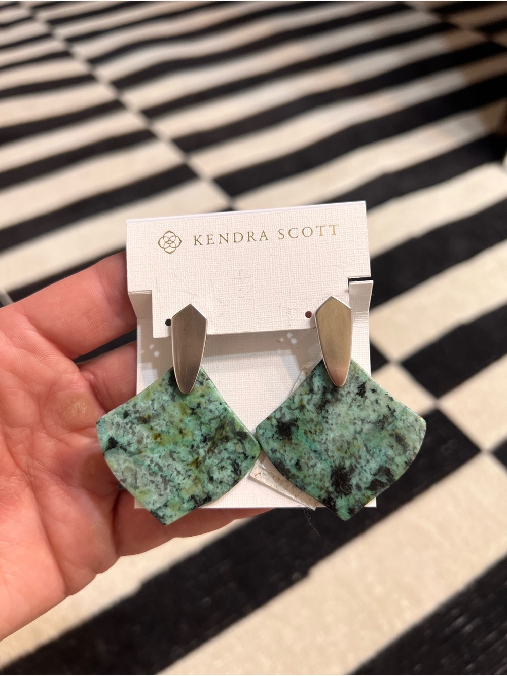Earrings (Jewelry) - Picture 2 of 2